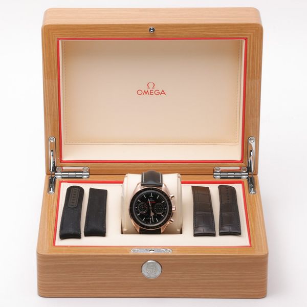 Omega Speedmaster Moonphase 304.63.44.52.01.001